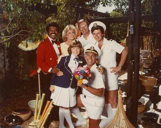 Ted Lange, Lauren Tewes, Bernie Kopell, Fred Grandy, Gavin MacLeod and Jill Whelan in 1986.