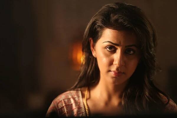 Maragadha Naanayam - Z filmu - Nikki Galrani