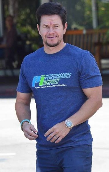 Mark Wahlberg's Intense Fitness Routine Involves a Cryo Chamber That's 150 Degrees Below Zero