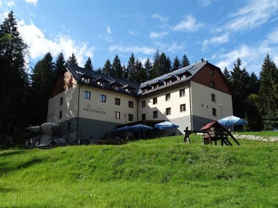 Dovolená v Beskydech: polopenze a wellness, slevy na sport i relax a vlastní minipivovar - Wellness hotel Pod Kyčmolem