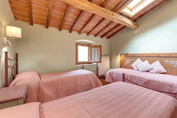 Tuscany farm holidays with swimming pool: Torretta apartment
