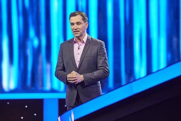 Ondřej Sokol se během moderování pořadu Na lovu pořádně zapotil. Přímo před kamerami ho "balil" jeden ze soutěžících