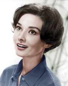 Súbor:Audrey Hepburn 1959 colourised.jpg – Wikipédia