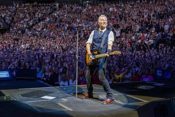 Bruce Springsteen – český web – Na světě jsou jen dva druhy lidí. Ti, kteří mají rádi Bruce Springsteena a ti, kteří nikdy