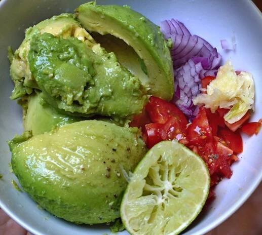 Guacamole – avokádová low carb pomazánka « LadyLowCarb.cz