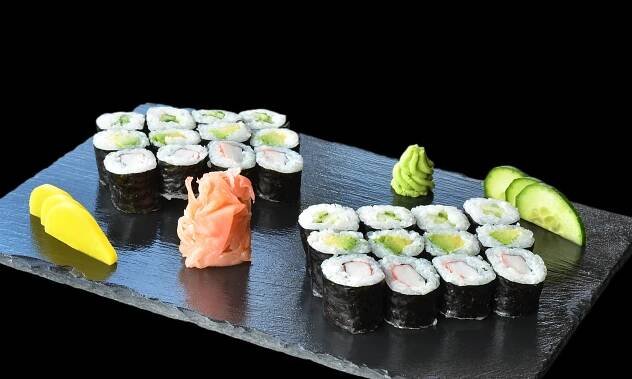 Restaurace s japonskou atmosférou: sushi sety s 24 nebo 44 ks v Sakura Sushi