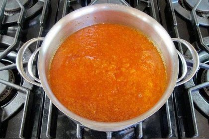 proces vaření broskvového džemu