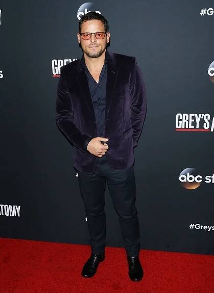 Justin Chambers arrives at the 300th episode celebration for ABC's 