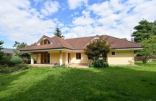 Malý dvůr, Nebušice - Praha 6 | Pronájem, Rodinný dům, 5+kk, 340 m²