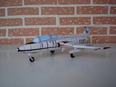 papierove-modely: Aero Vodochody L-29 Delfín