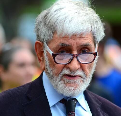 Barry Jones (Australian politician) - Wikipedia
