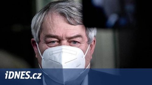 Vedení KSČM rezignovalo. Vstanou noví bojovníci, vzkázal Filip - iDNES.cz