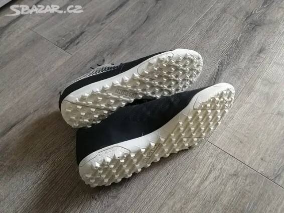 Turf fotbalové turfy velikost 44 obuv fotbal top
