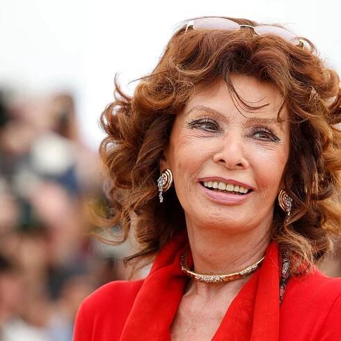 Sophia Loren after leg-fracture surgery: 'Thanks for all the affection, I'm better,' just need rest