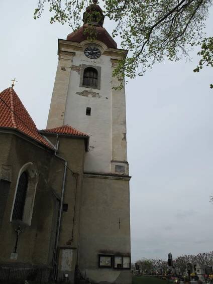 Súbor:Týnec (okres Klatovy), kostel, věž.jpg