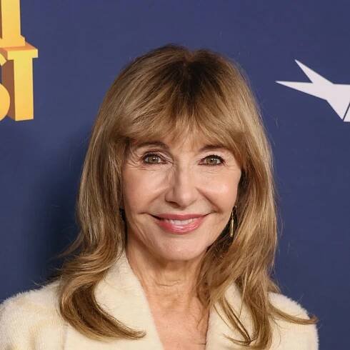 Mary Steenburgen says she left a ‘puddle’ on the Oscars stage while breastfeeding daughter