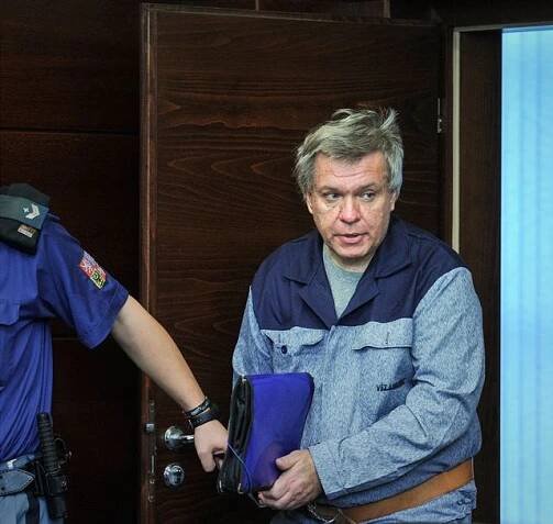 Soud stopl stíhání Bartáka kvůli podplácení: 20 let za týrání asistentek a chystání vražd stačí