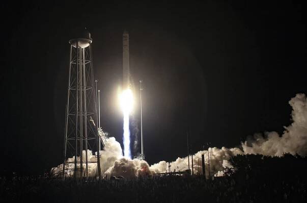 V noci odstartovala k Mezinárodní vesmírné stanici kosmická loď Cygnus NG-14.