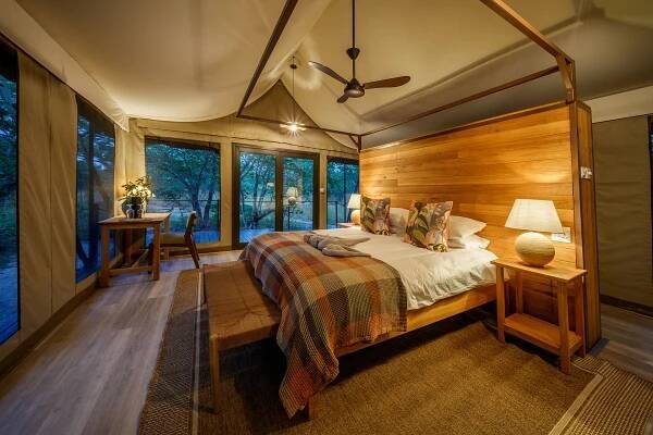 Wild Expeditions - Camp Hwange & Muddy Teak