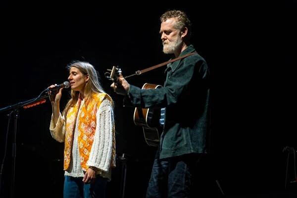 The Swell Season ve Foru Karlín: Emotivní návrat Markéty Irglové a Glena Hansarda byl plný nostalgie