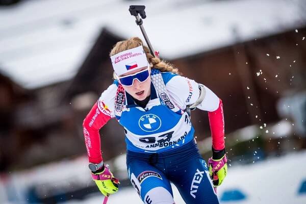 Biatlonistka Davidová byla ve sprintu v Annecy 16., vyhrála Magnussonová