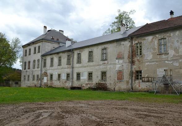 Soubor:Radešín (okres Žďár nad Sázavou) - zámek, východní průčelí obr05.jpg – Wikipedie