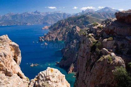 Korsika, pohled od Capo Rosso