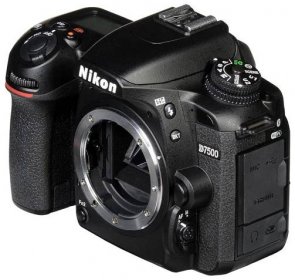 Nikon-D7500-5