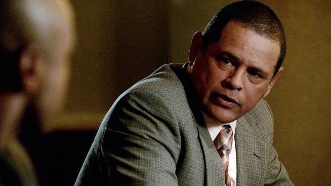 Closer: Nové případy - V práci nevhodné - Z filmu - Raymond Cruz