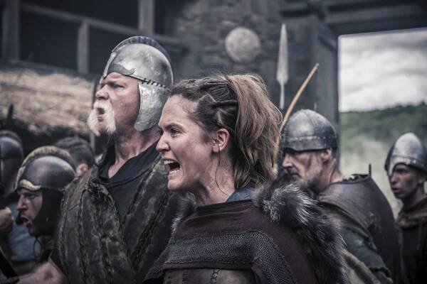 Poslední království - Epizoda 4 - Z filmu - Magnus Samuelsson, Emily Cox