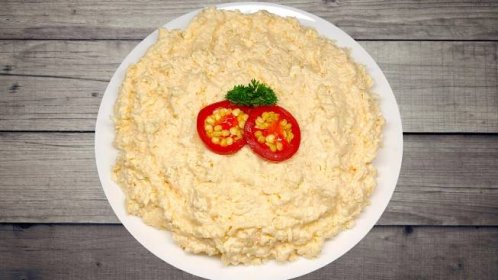 Sýrová pomazánka s česnekem: Nejlepší volba na chlebíčky a jednohubky
