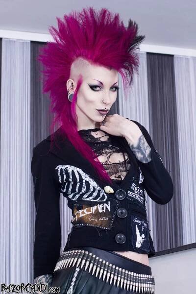 Goth Pin-Up RazorCandi