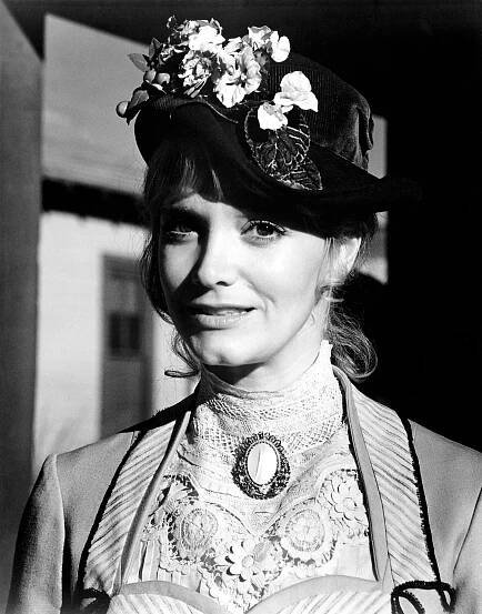 Lynne Marta - Actress, Singer