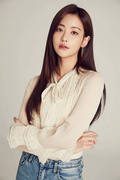 Oh Yeon-Seo-p2.jpg