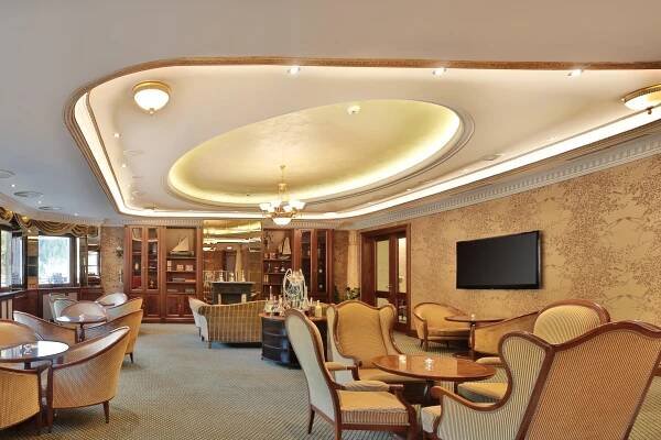 Luxusní relaxační pobyt u Karlových Varů v 5* Retro Riverside Wellness Resortu se snídaní, wellness a masáží