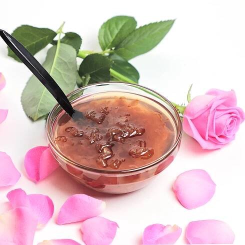 Honey dessert with rose petals 240 g