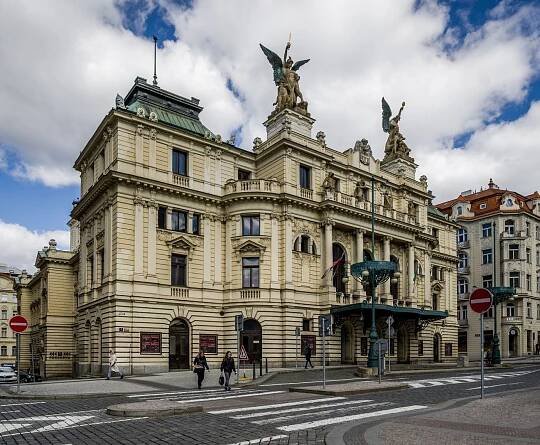 Praha opraví Divadlo na Vinohradech, může to stát až skoro tři miliardy korun