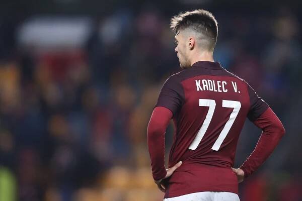 Třetí operace během 14 měsíců. Sparťanský Kadlec je ze hry na půl roku