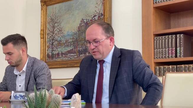 Lékař, v jehož péči zemřel novorozenec, odstoupil z kandidátky Spolu - Seznam Zprávy