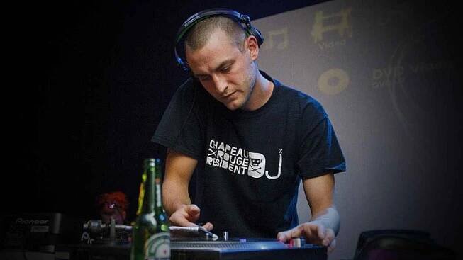 Jakub Kubíček z DJ pultu