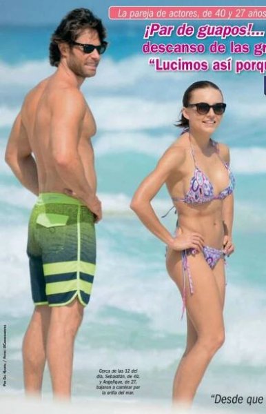 Angelique a Sebastián na pláži - Telenovely.net... vše o telenovelách na jednom místě