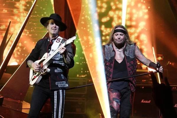 Přijíždějí rockové hvězdy, v Praze zahrají Mötley Crüe a Def Leppard