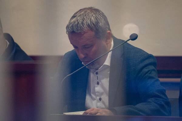 Soudce Kafka jde do vazby. Kvůli podvodu mu hrozí 10 let za mřížemi
