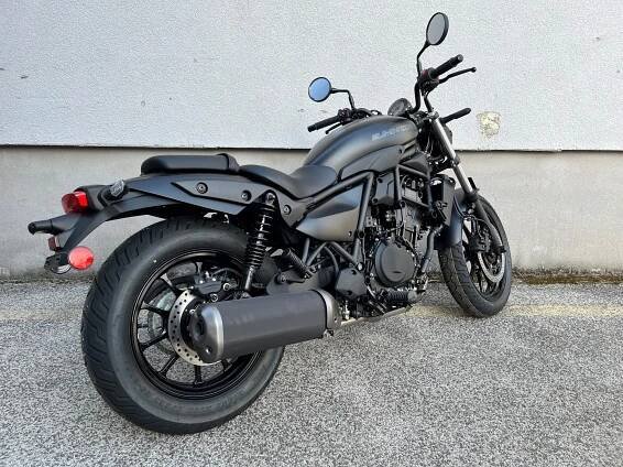 
								Kawasaki Eliminator 500 full									