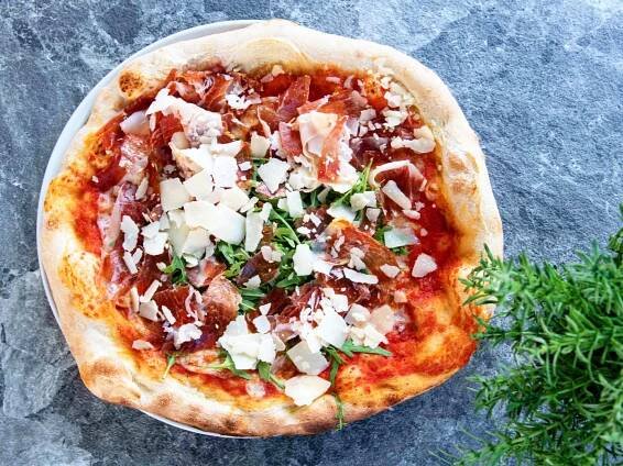 La Piazza - Pizza Pasta Café