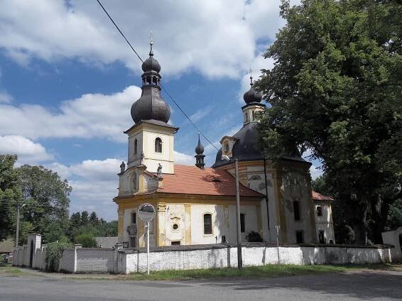 Soubor:Kostel Nove Mitrovice 09.JPG