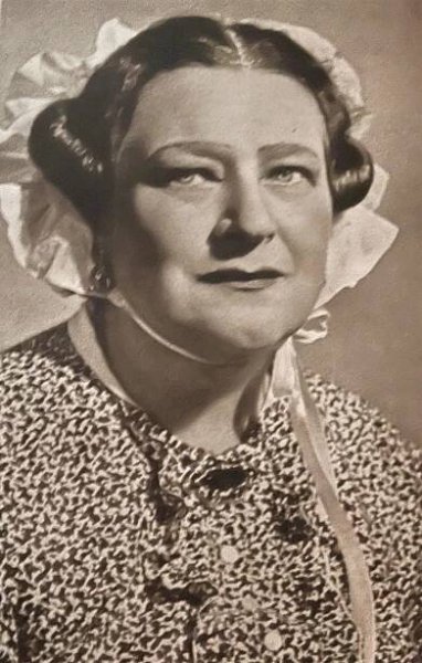 Růžena Nasková jako M.D.Rettigová