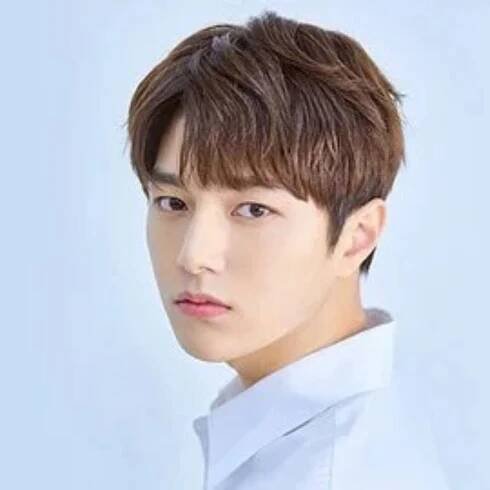 Kim Myung Soo (L) 10