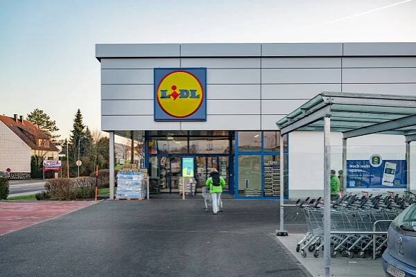 V Lidlu fronta delší než před Tuzexem. Do nabídky zařadil nejpraktičtější vychytávku celého léta. A lidi šílí - SportDeník