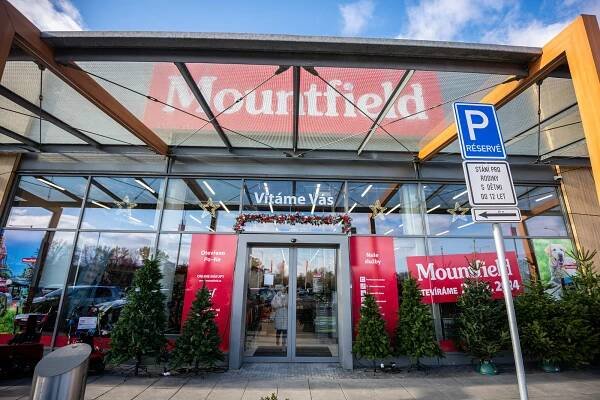 PODÍVEJTE SE: Mountfield otevřel v Ostravě novou moderní prodejnu